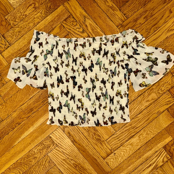 LAGENCE Bexley Butterfly Parchment
Flutter Off Shoulder Top - Picture 3 of 4